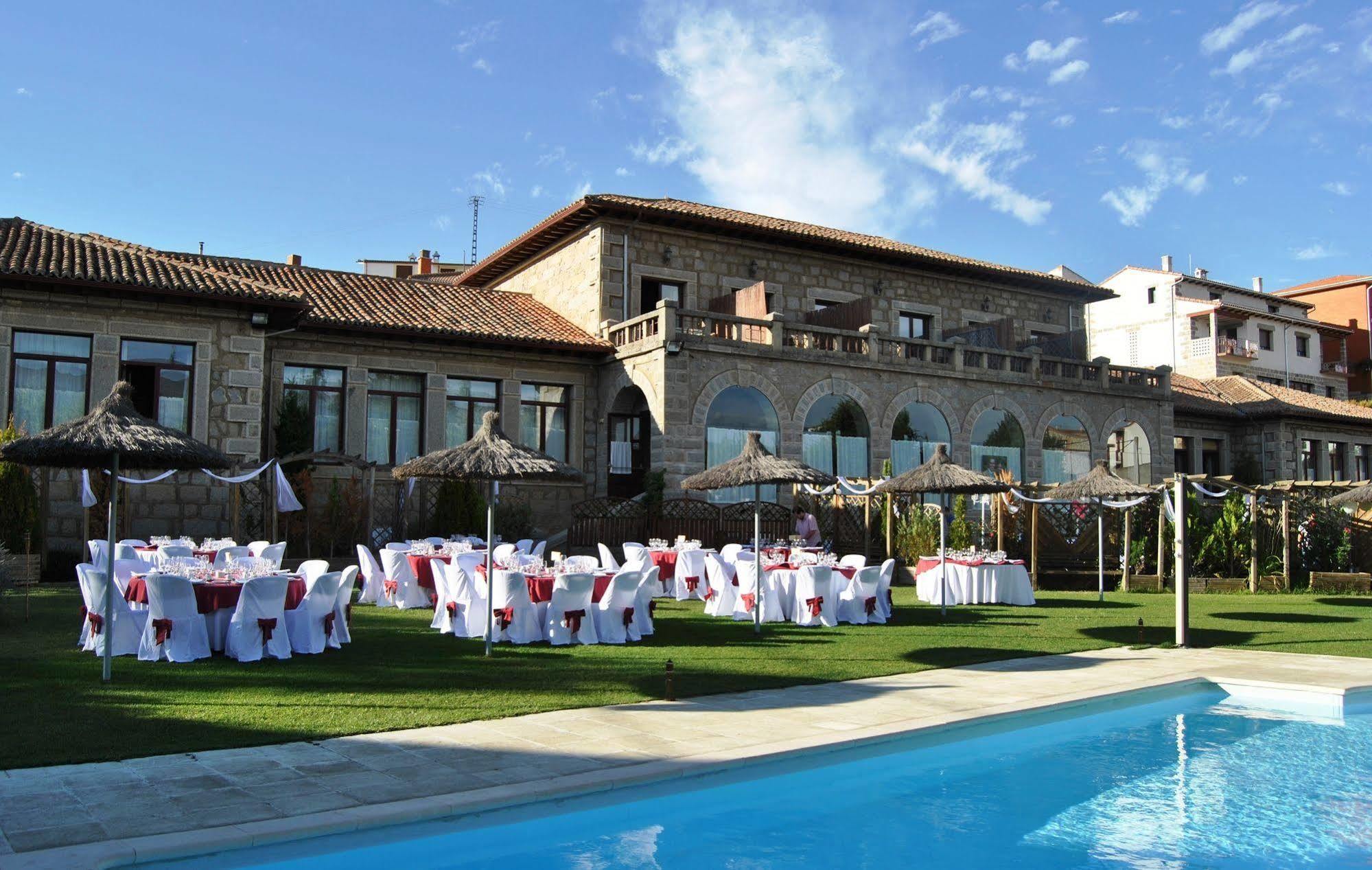 Posada Real Restaurante El Linar Del Zaire Burgohondo Exteriér fotografie